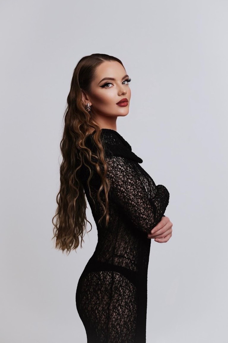 Kateryna — Model & Hostess in Paleo Faliro photo 8
