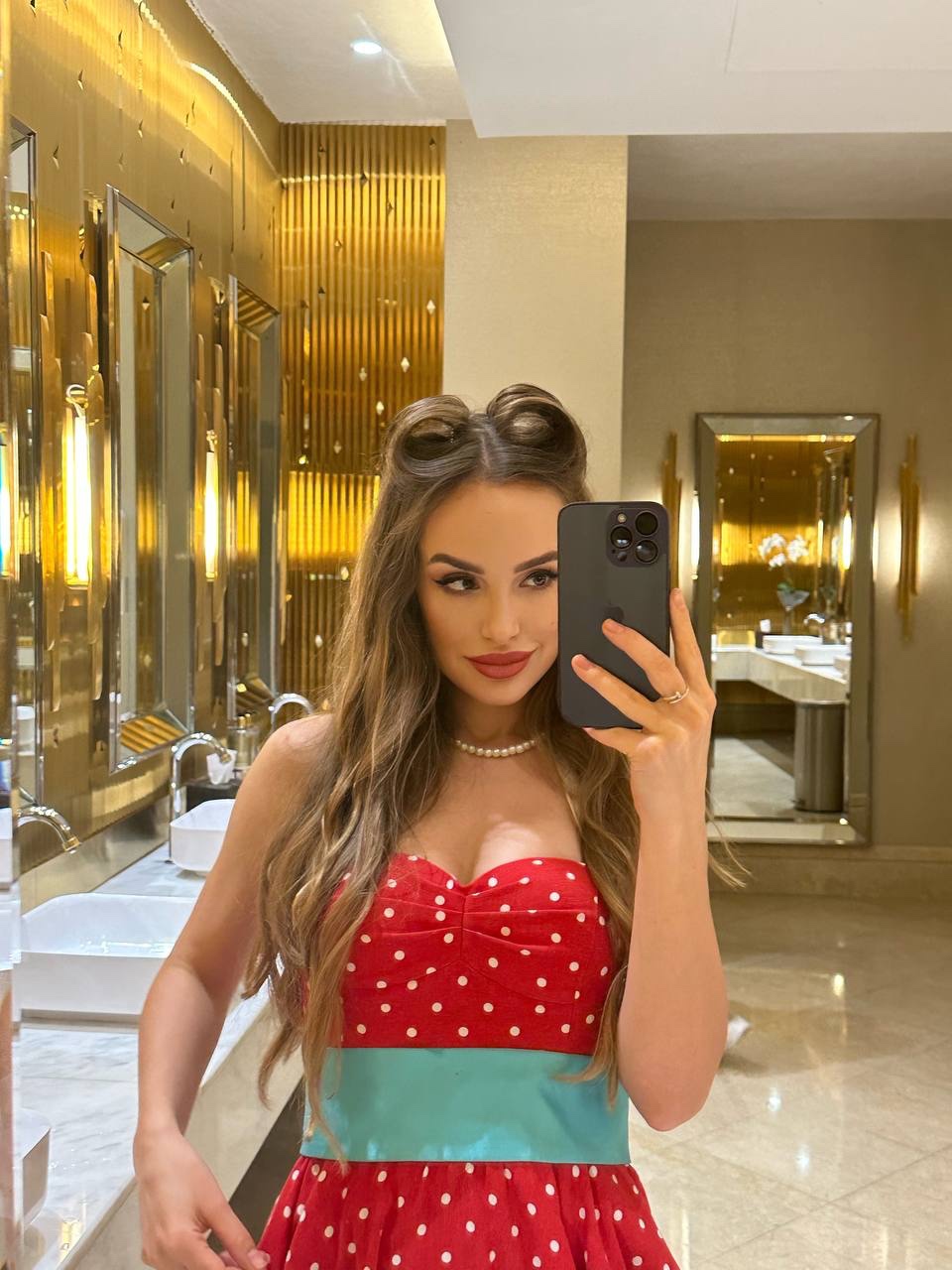 Karina — Model & Hostess in Dubai photo 5