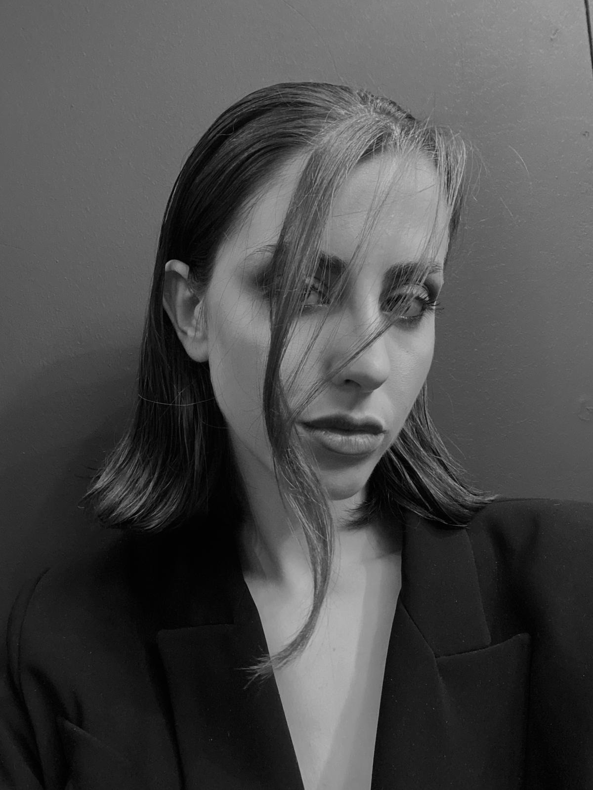 Valentina — Model & Hostess in Quattro Castella photo 1