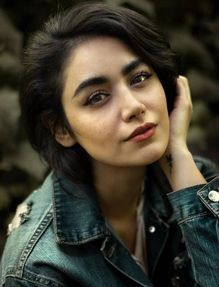 Niloufar — Model & Hostess in Naples photo 4