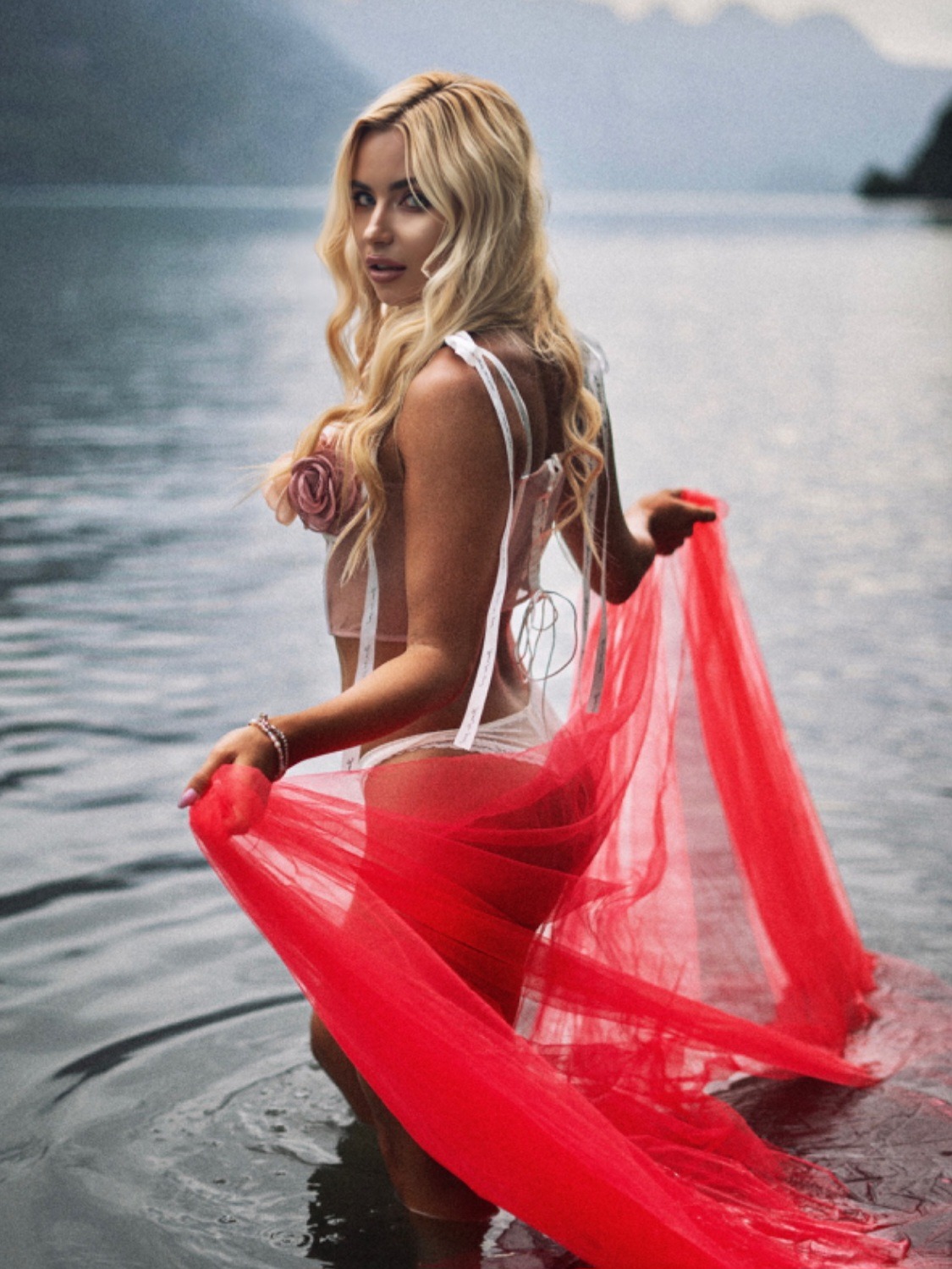 Iryna — Model & Hostess in Z&uuml;rich photo 2
