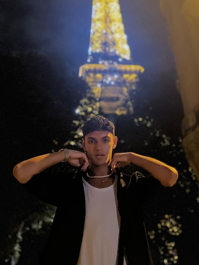Anas — Model & Host in Germering photo 4