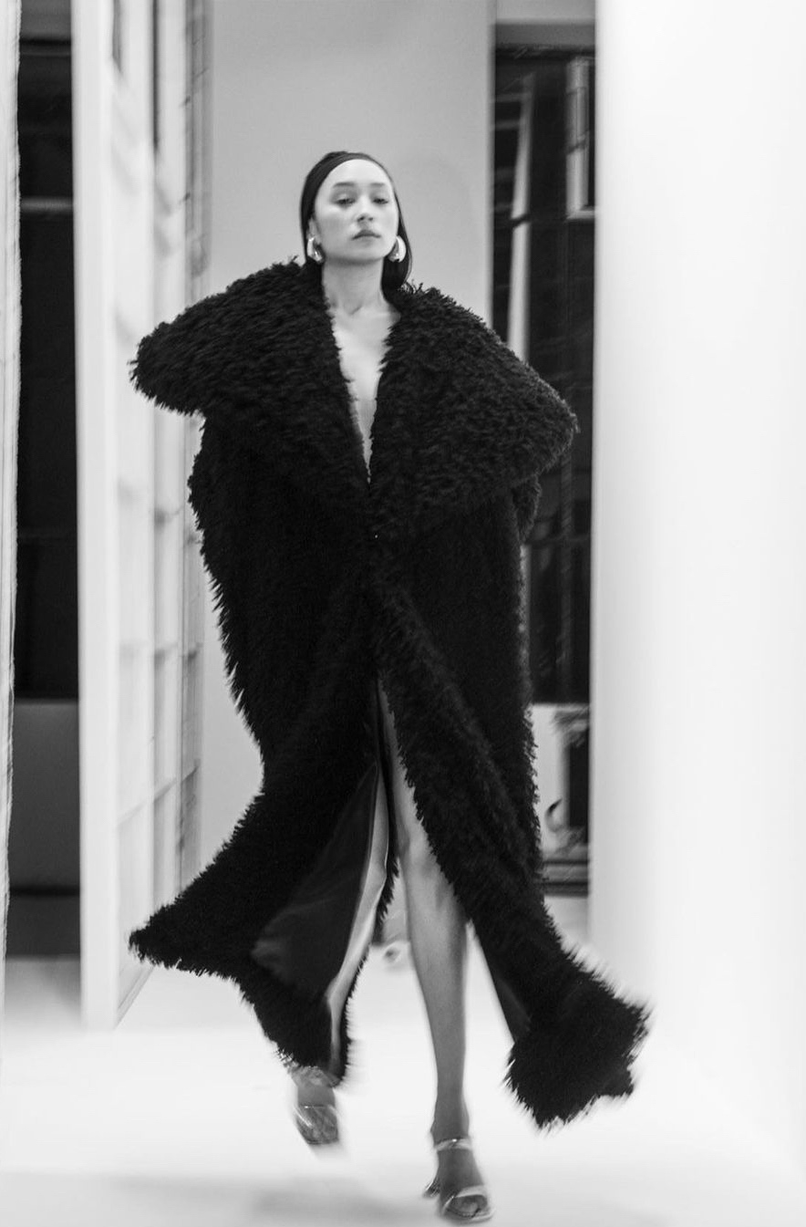 Syriam — Model & Hostess in La Madeleine photo 1