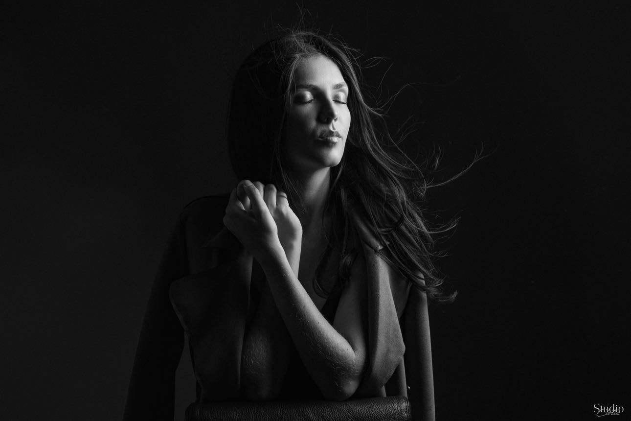 Justine — Model & Hostess in Biarritz photo 8