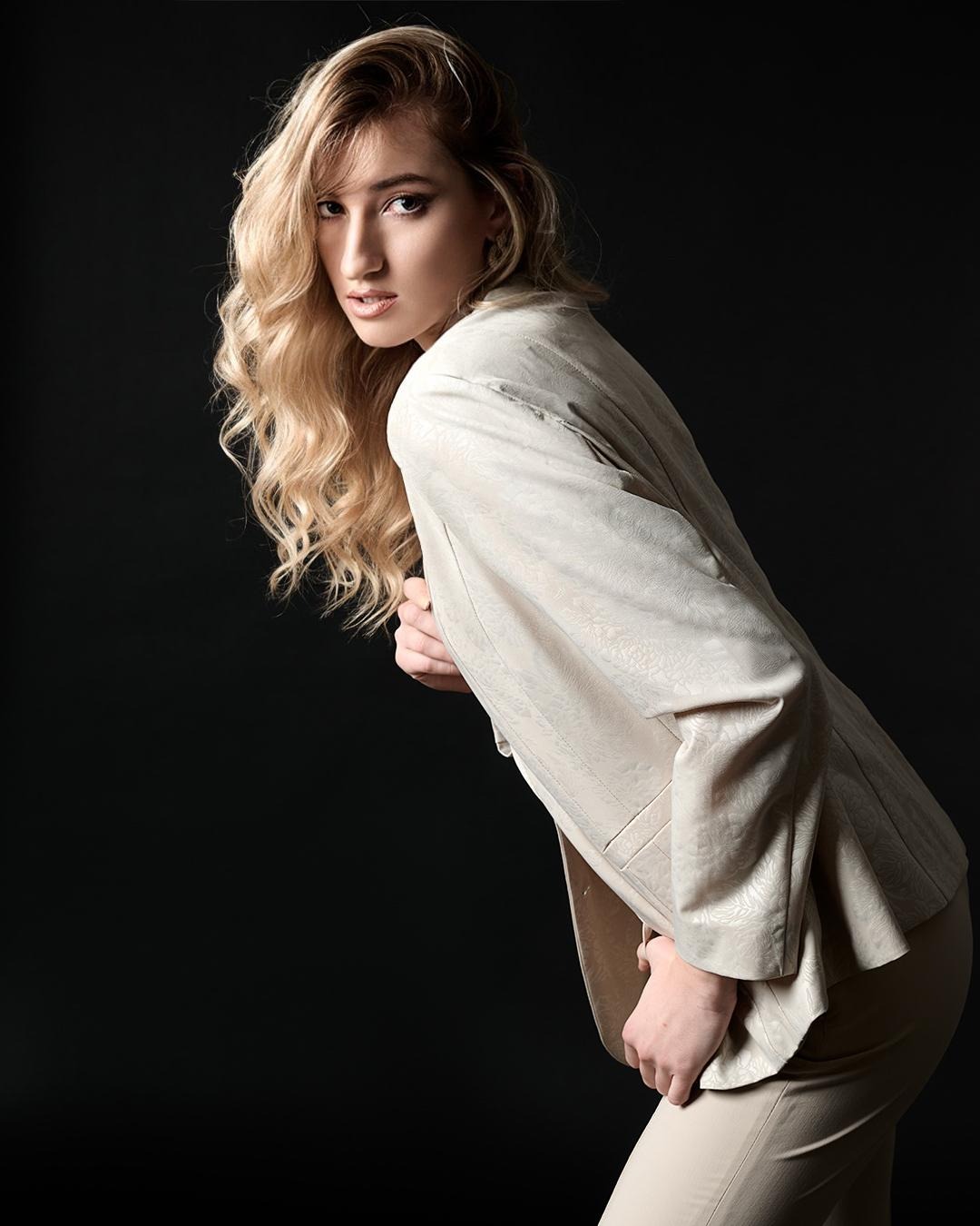 Alina Alexandra — Model & Hostess in Milano photo 7