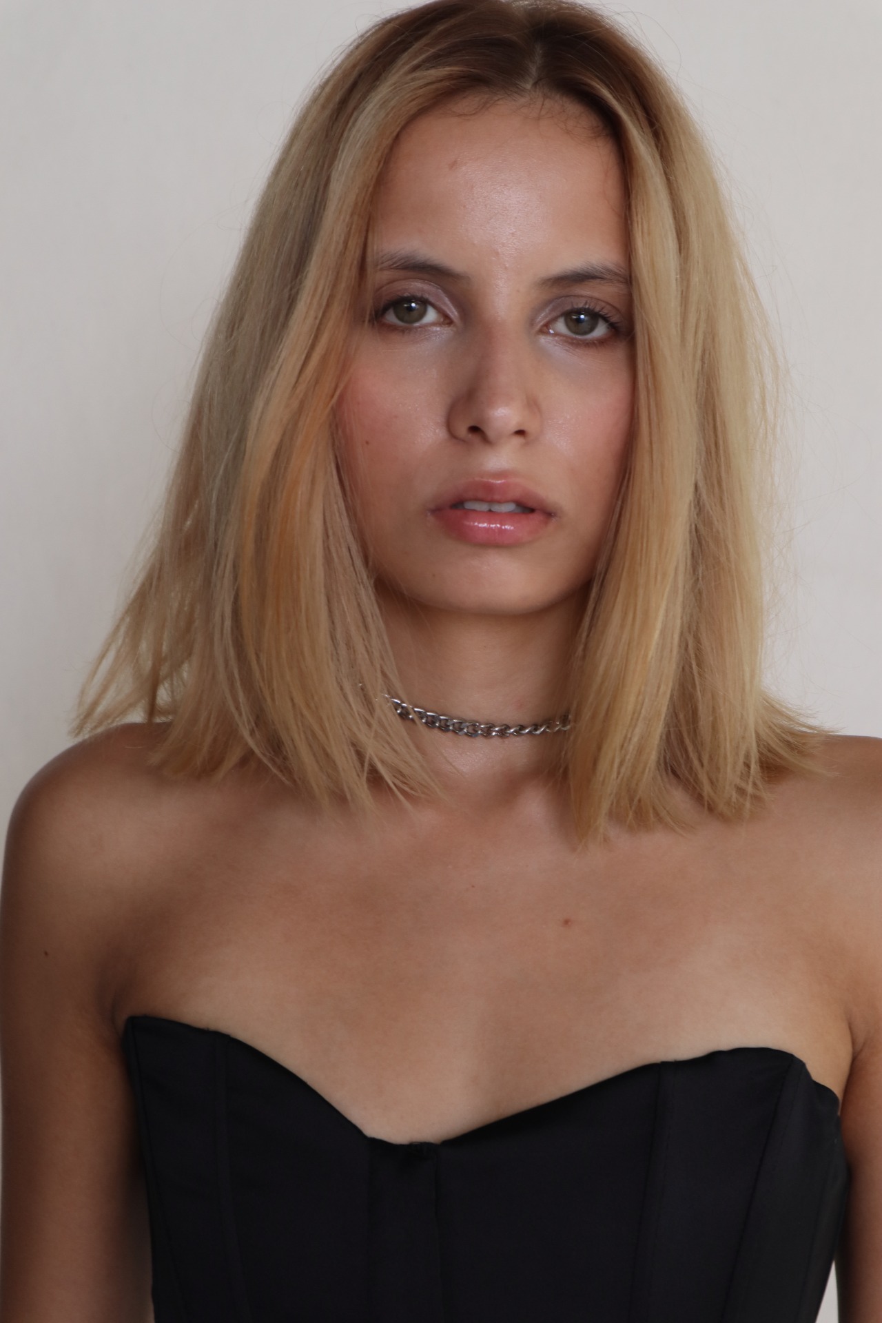 Isadora — Model & Hostess in Royal Leamington Spa photo 6