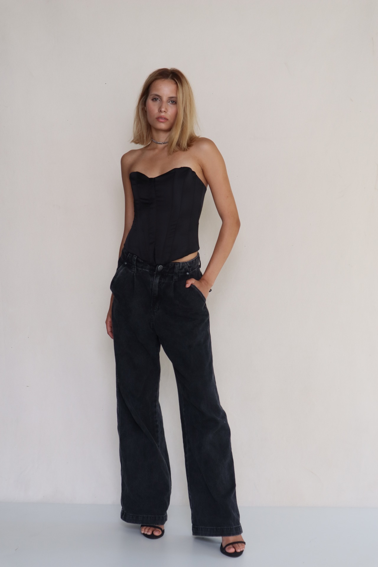 Isadora — Model & Hostess in Royal Leamington Spa photo 7