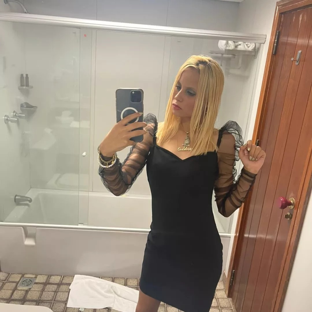 Isadora — Model & Hostess in Royal Leamington Spa photo 9