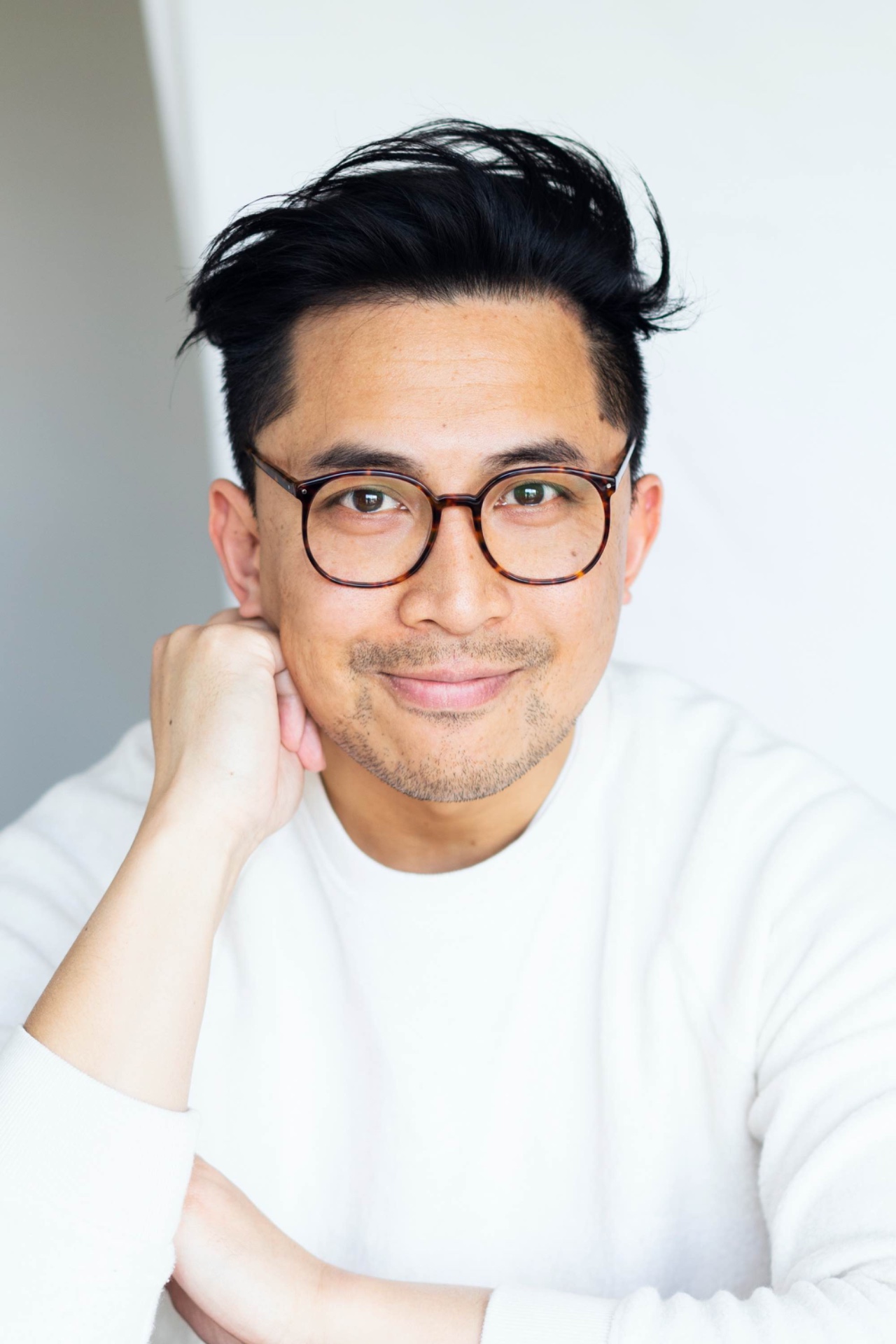 Eric — Model & Host in Paris photo 1