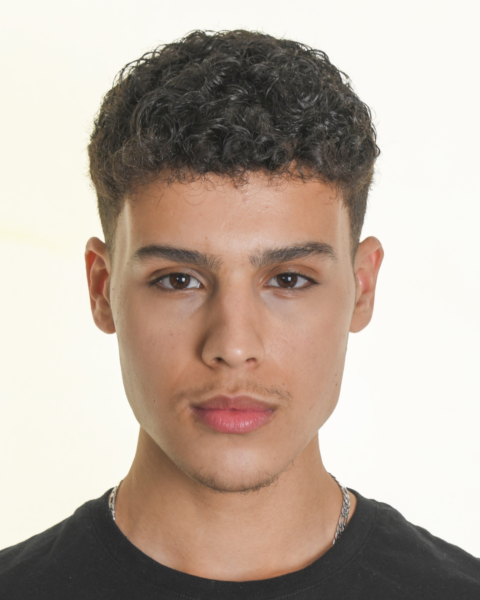 Ahmed-amine — Model & Host in Rillieux-la-pape photo 6