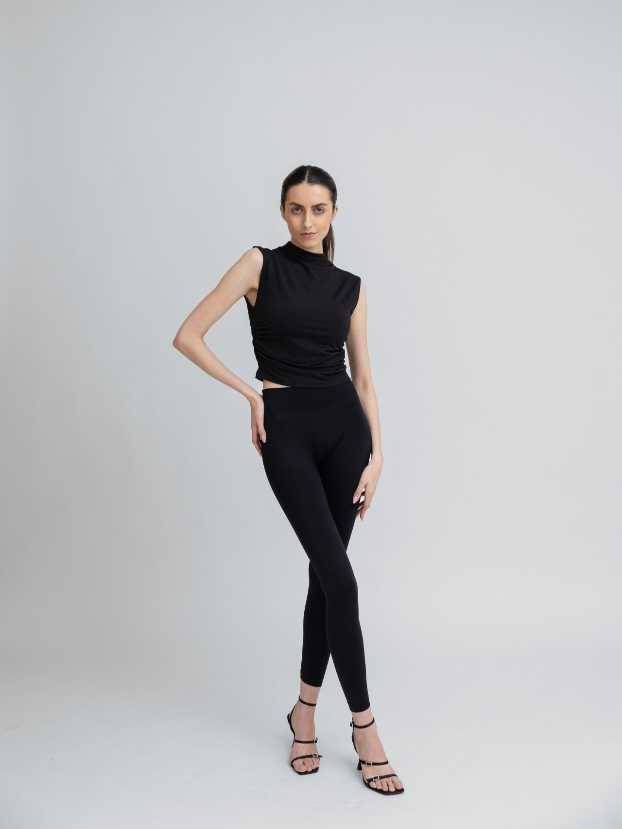 Yuliana — Model & Hostess in Paris photo 1