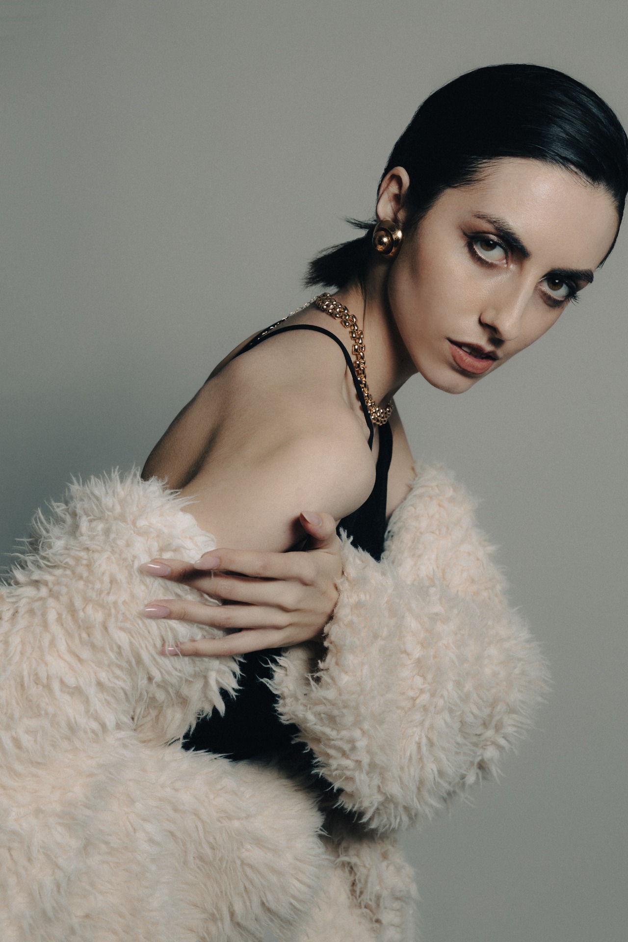 Yuliana — Model & Hostess in Paris photo 4