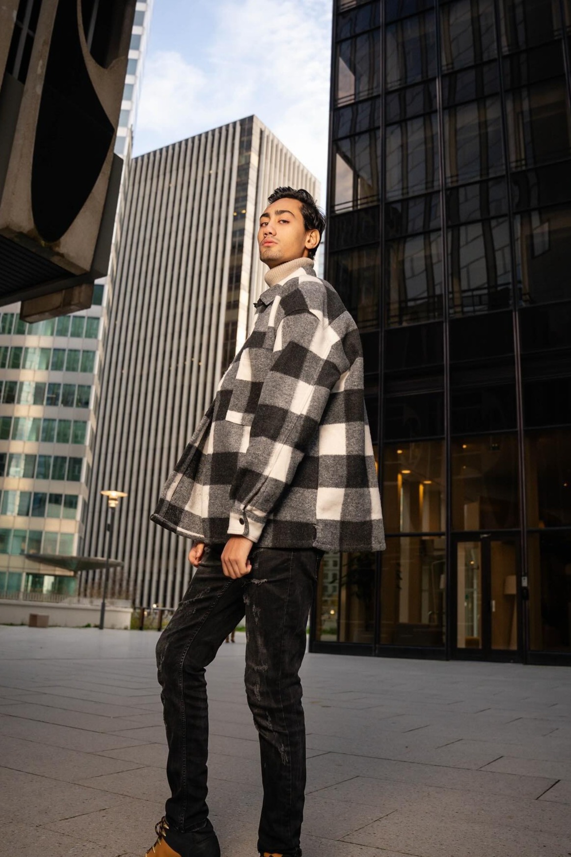 Jawed — Model & Host in Drancy photo 7