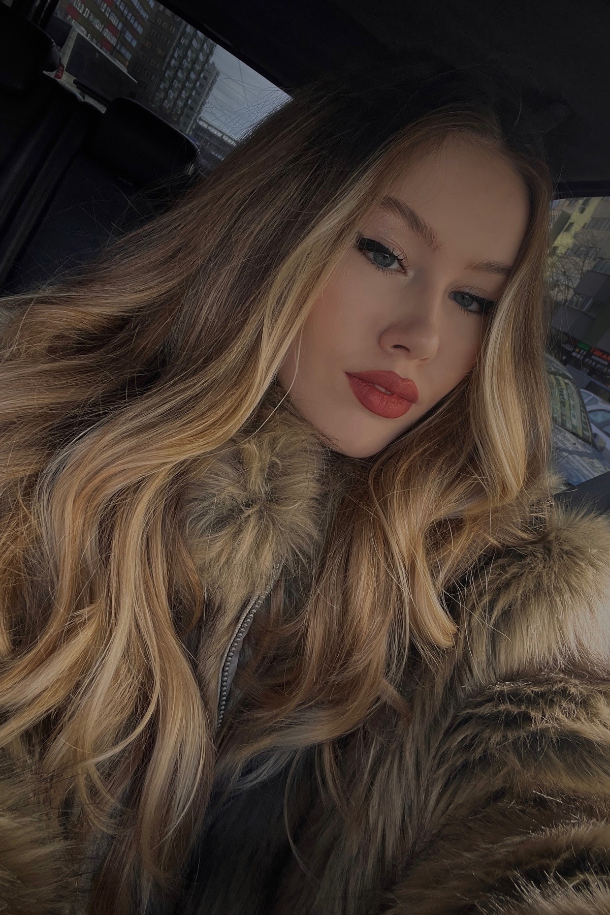 Denisa — Model & Hostess in București photo 4