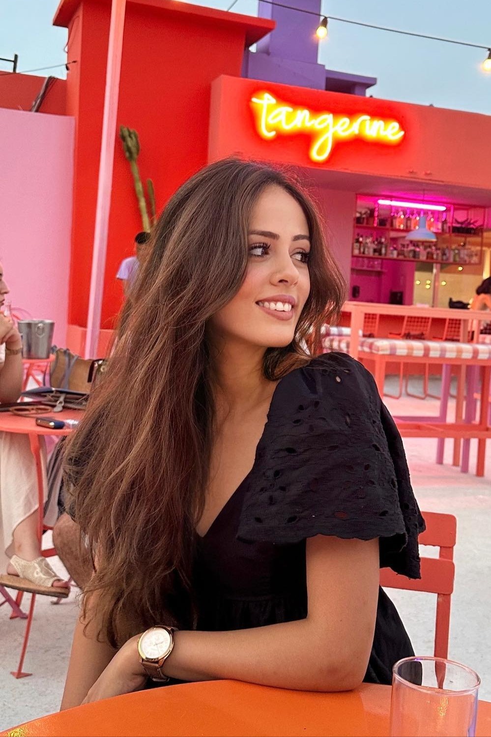 Khouloud — Model & Hostess in V&eacute;nissieux photo 5