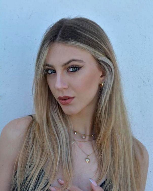 Letizia — Model & Hostess in Milano photo 13