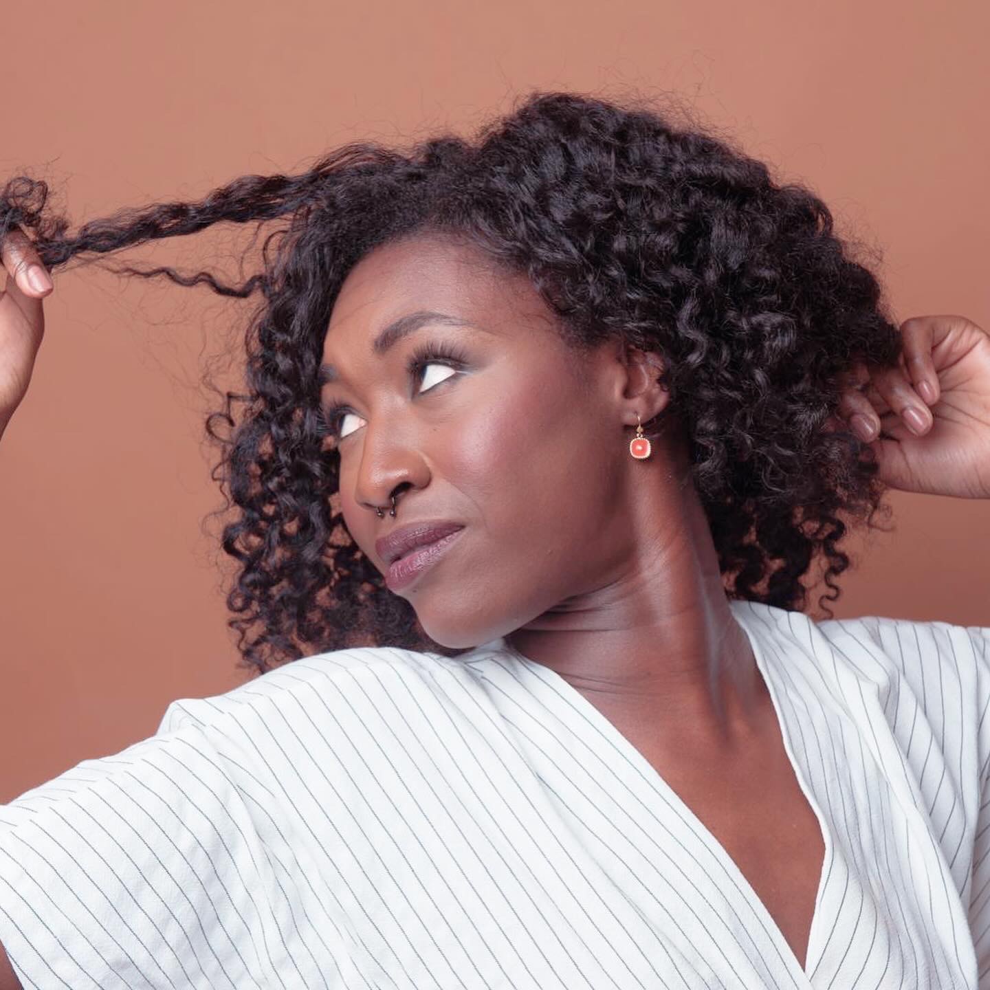 Bintou — Model & Hostess in Paris photo 1