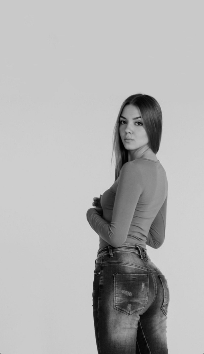 Alexandra — Model & Hostess in Cesano Maderno photo 6
