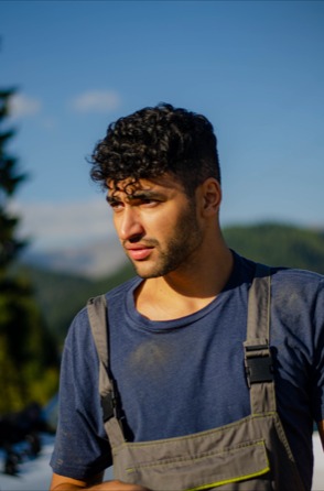 Mihnea — Model & Host in București photo 1