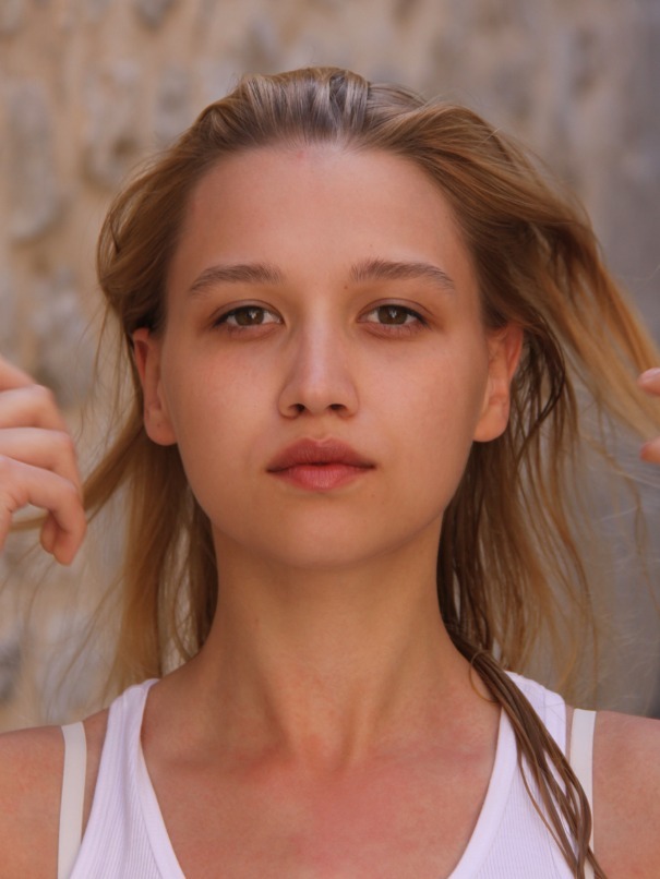 PETRUNJELA — Model in Leonberg | Eye On Model