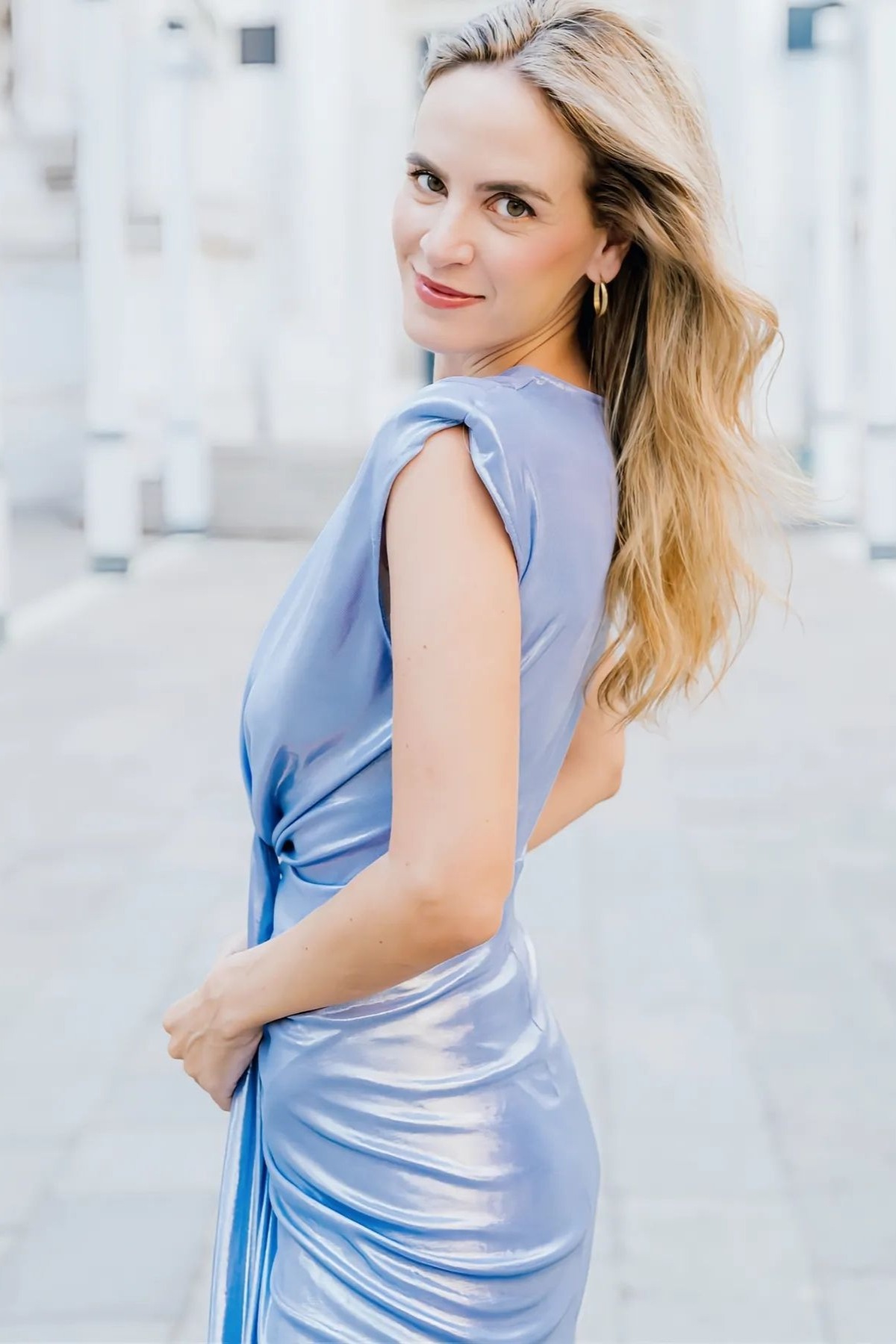 Tova — Model & Hostess in Paris photo 2