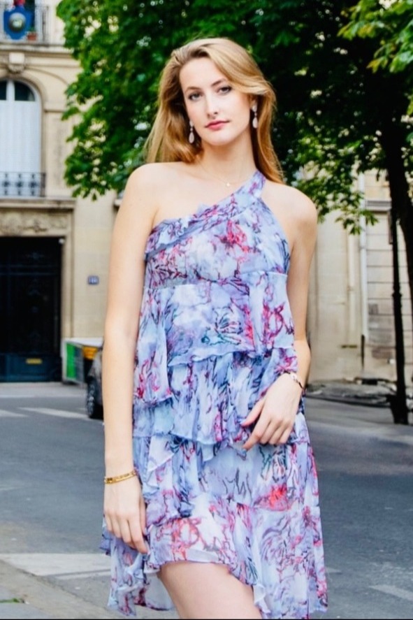 Cristina — Model & Hostess in Paris photo 3