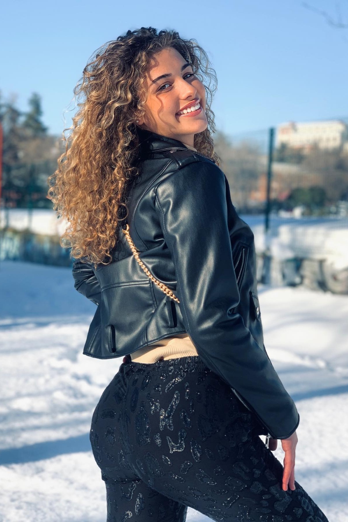 Elisa — Model & Hostess in Paris photo 3