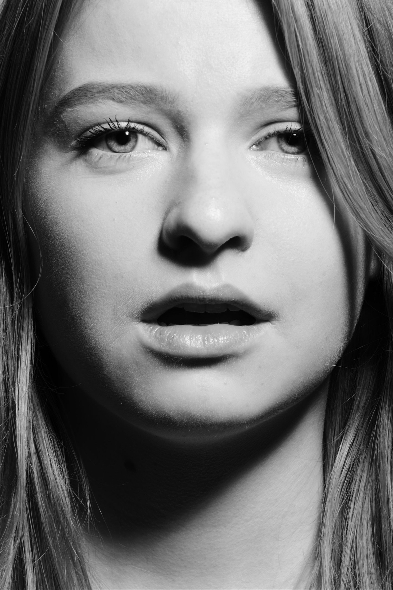 Dina — Model & Hostess in Paris photo 8