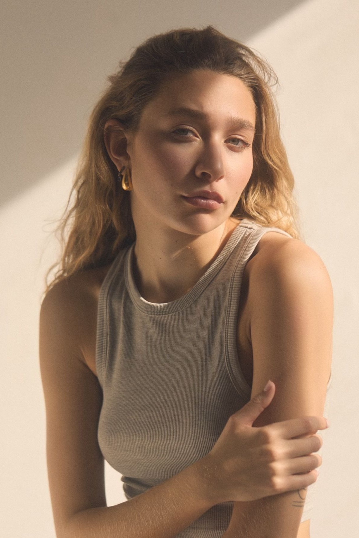 Alba — Model & Hostess in Paris photo 1