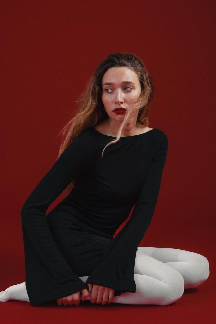 Alba — Model & Hostess in Paris photo 20