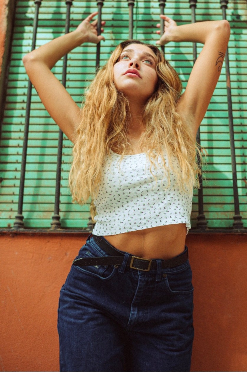 Alba — Model & Hostess in Paris photo 28
