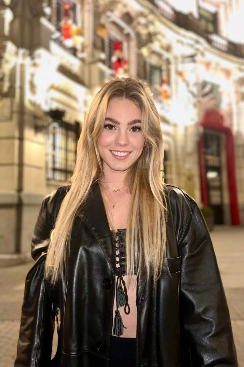Kiki — Model & Hostess in Paris photo 2