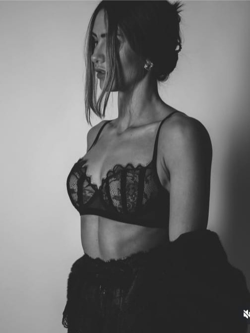 Serena — Model & Hostess in Treville photo 7