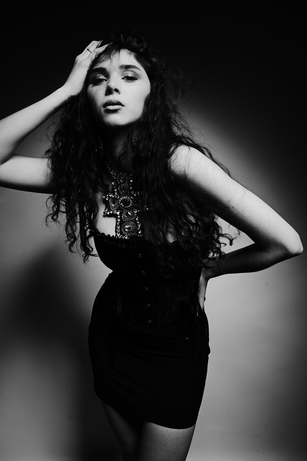 Giada photo 4 | Eye On Model