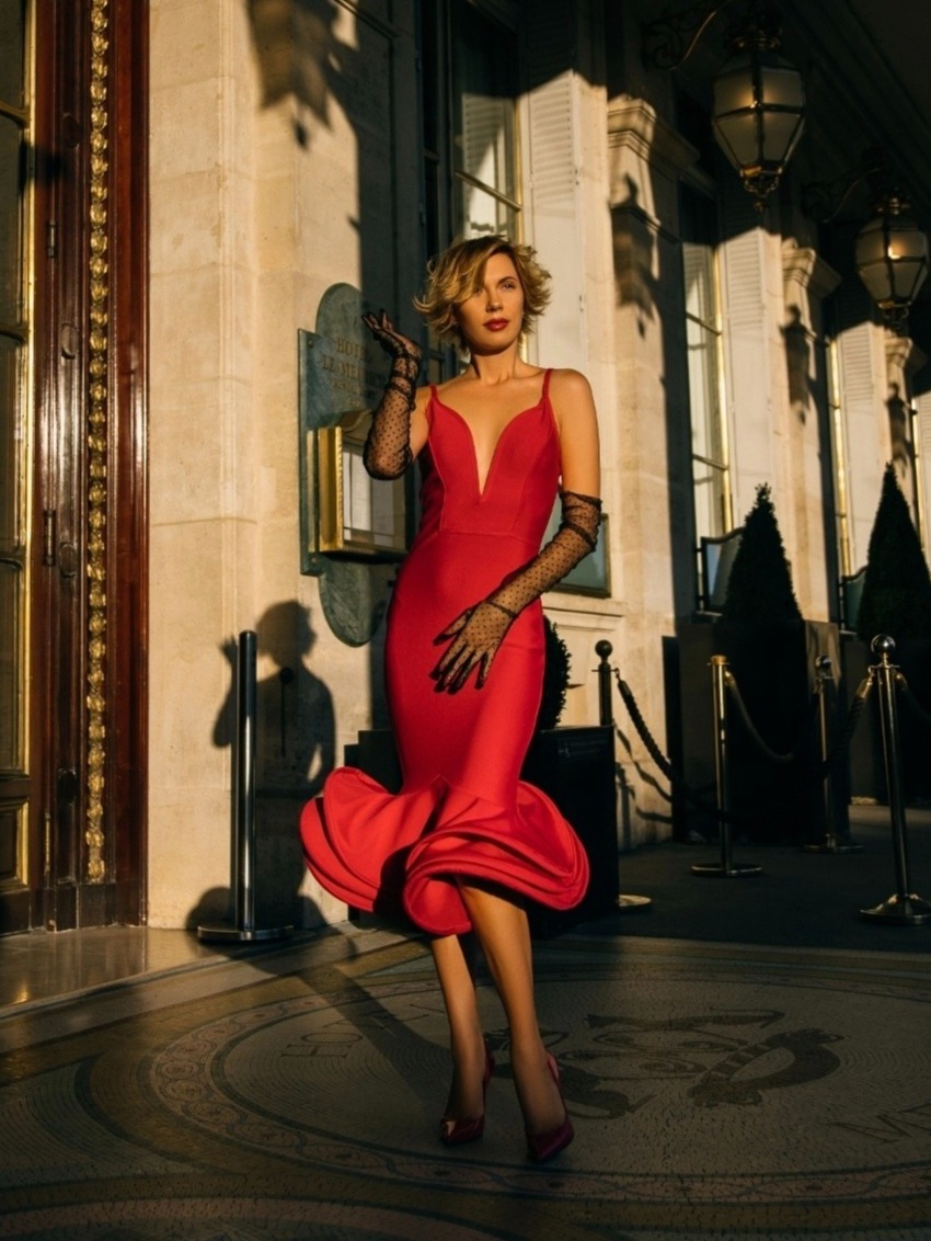 Lesia Alexandra — Model & Hostess in Paris photo 1