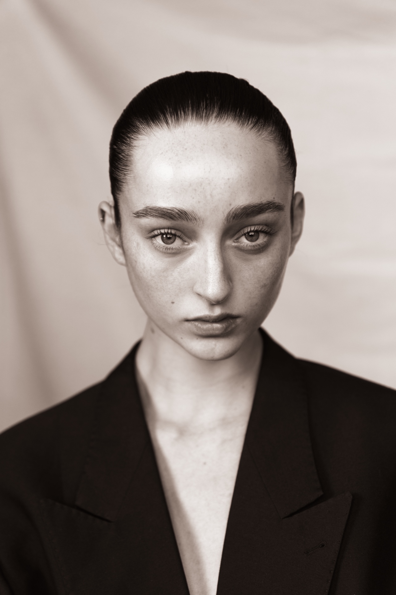 Luna — Model & Hostess in Paris photo 4