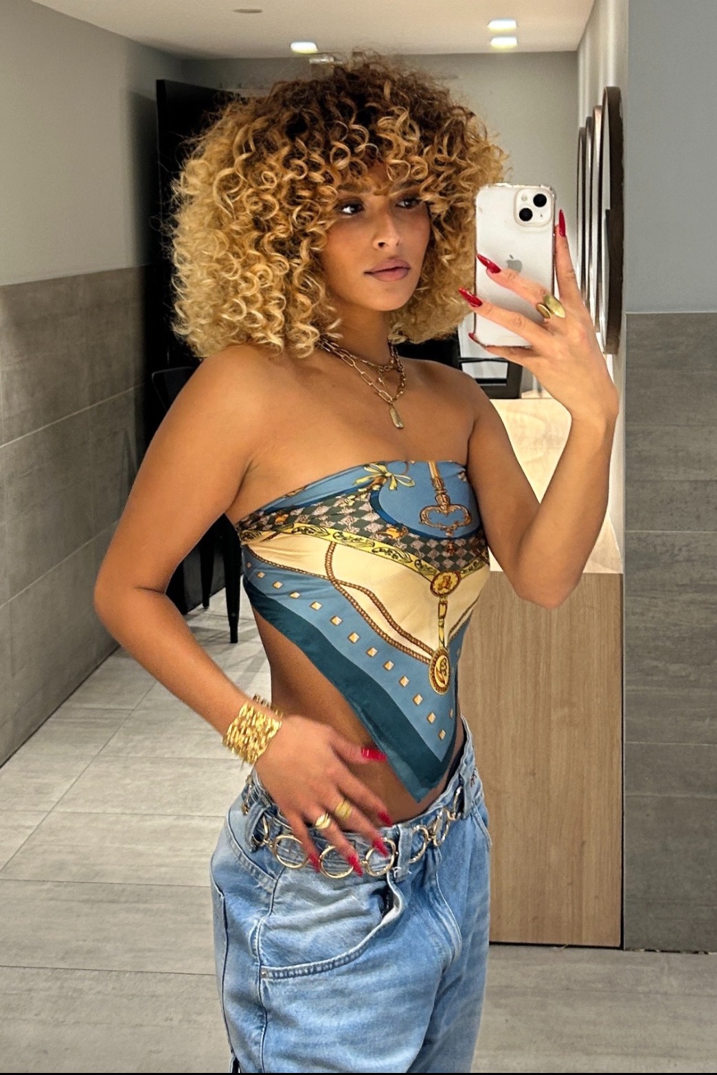 Julie — Model & Hostess in Marseille photo 6