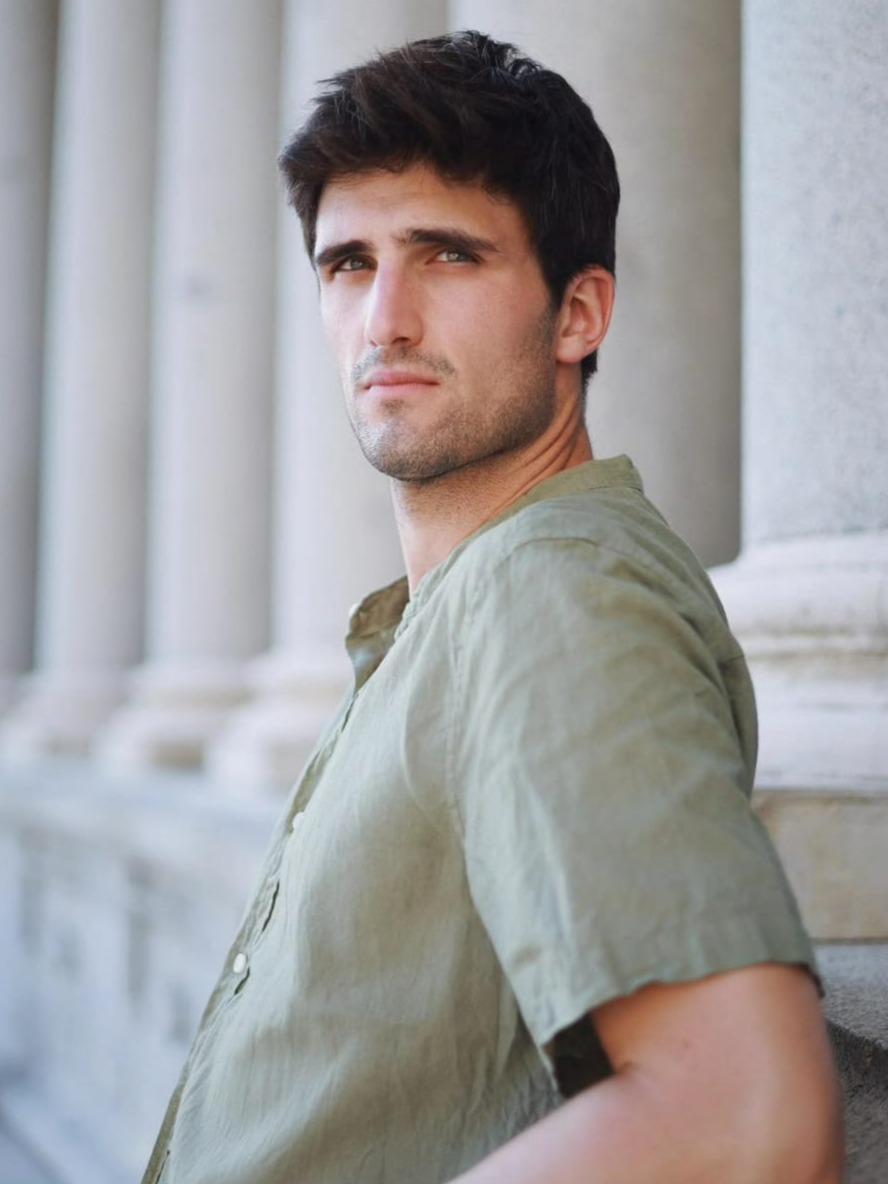 Alex — Model & Host in Madrid photo 1