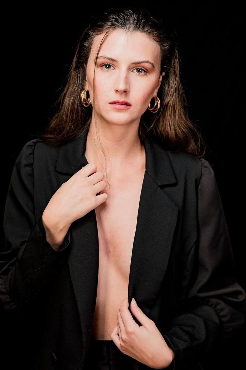 Breanne — Model & Hostess in Bagard photo 2