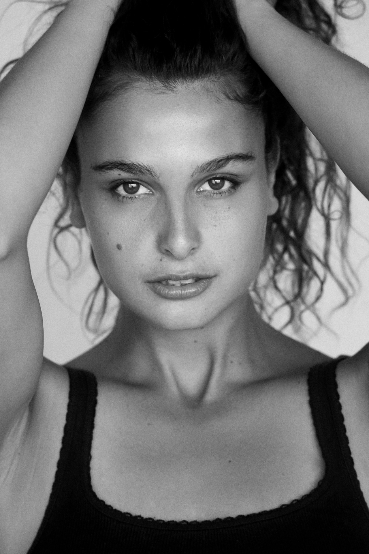 Manon — Model & Hostess in Paris photo 9