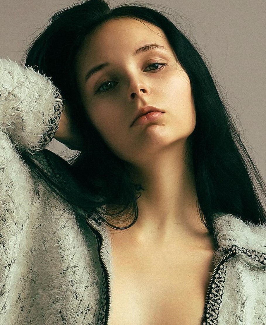 Nell — Model & Hostess in Pilawa photo 2