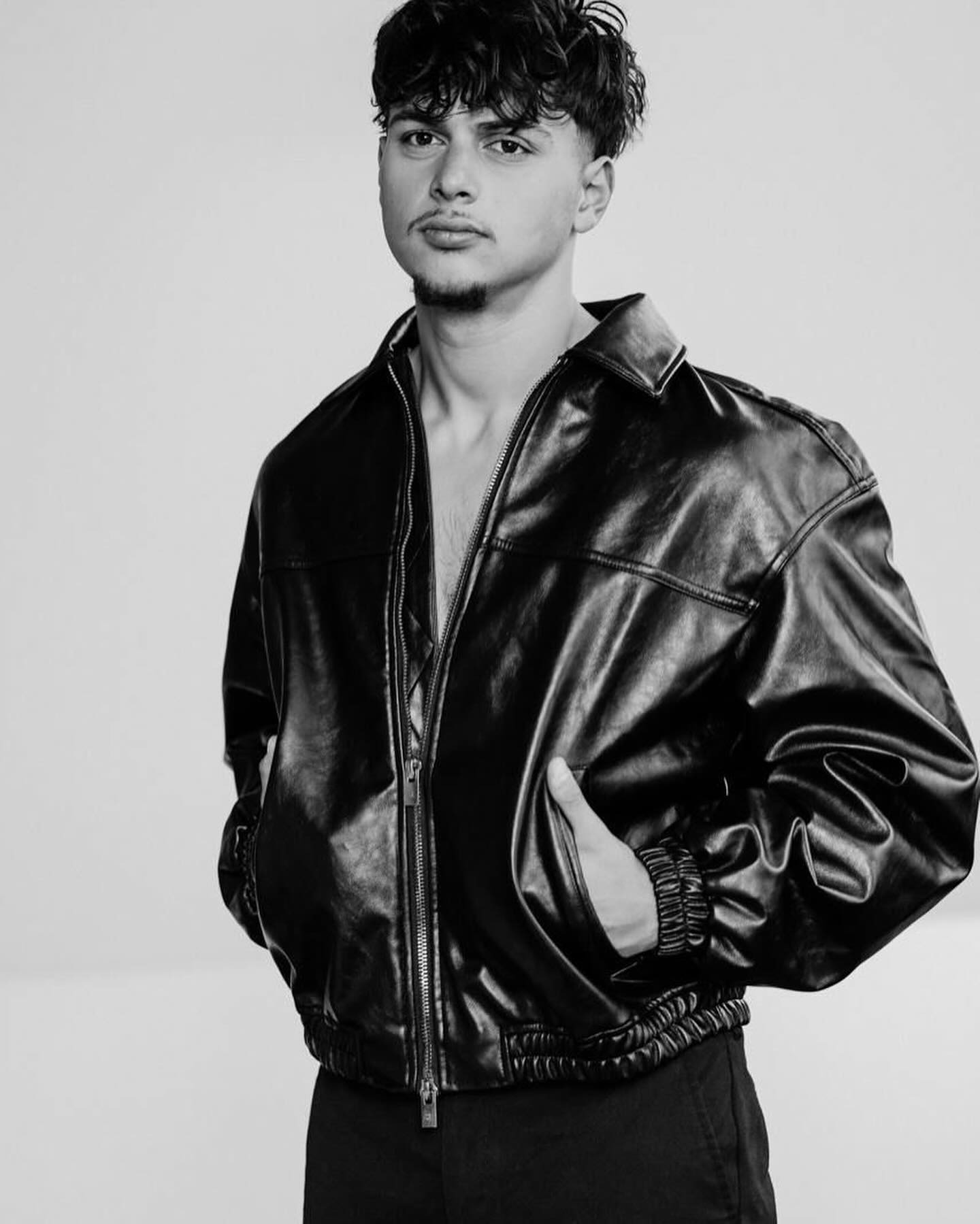 Baran — Model & Host in Saint-josse-ten-noode photo 3
