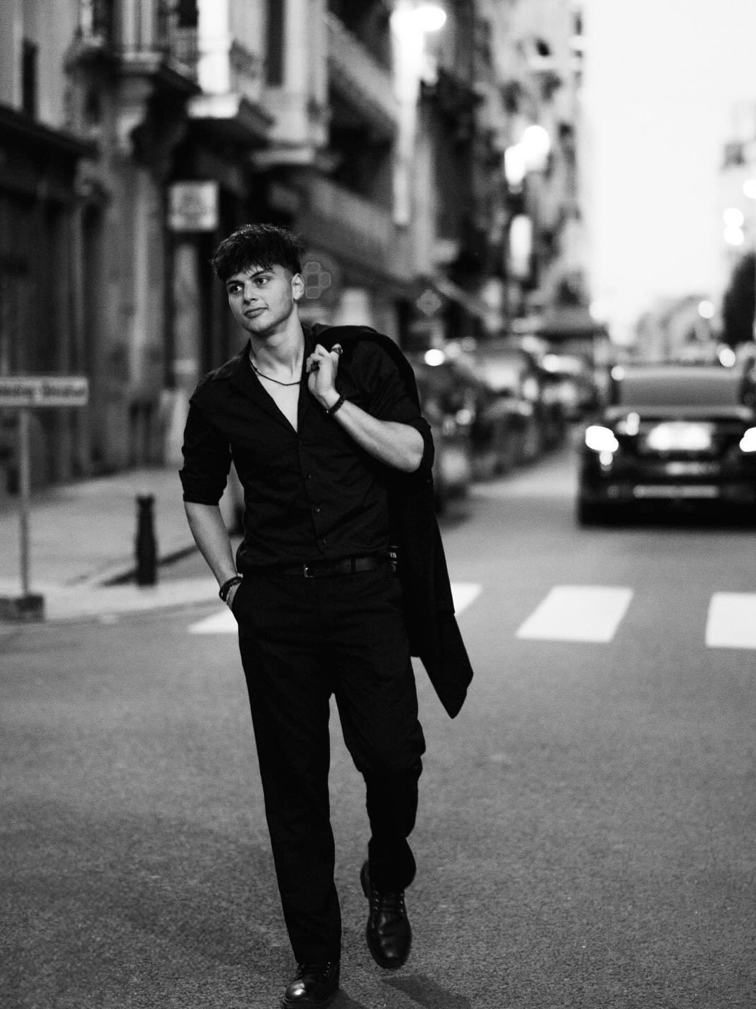 Baran — Model & Host in Saint-josse-ten-noode photo 4