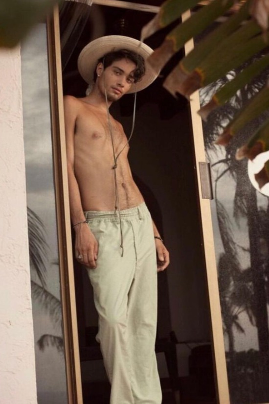 Kin — Model & Host in Montebello photo 1