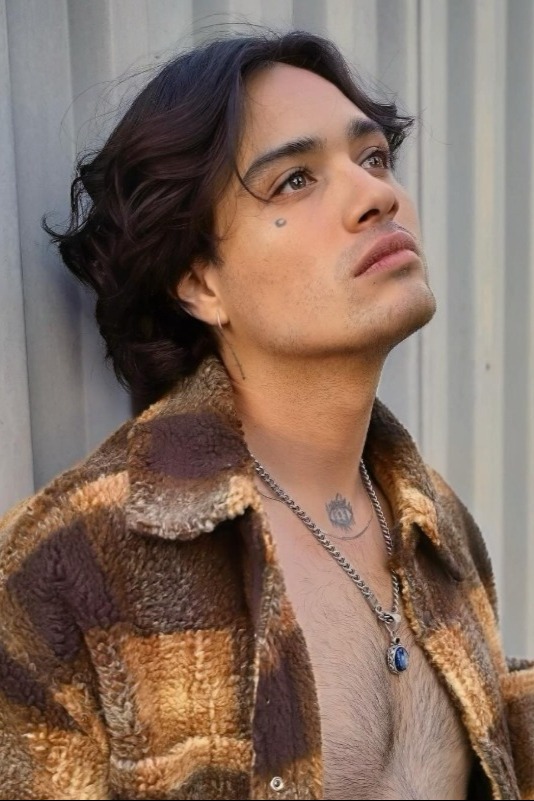 Kin — Model & Host in Montebello photo 2