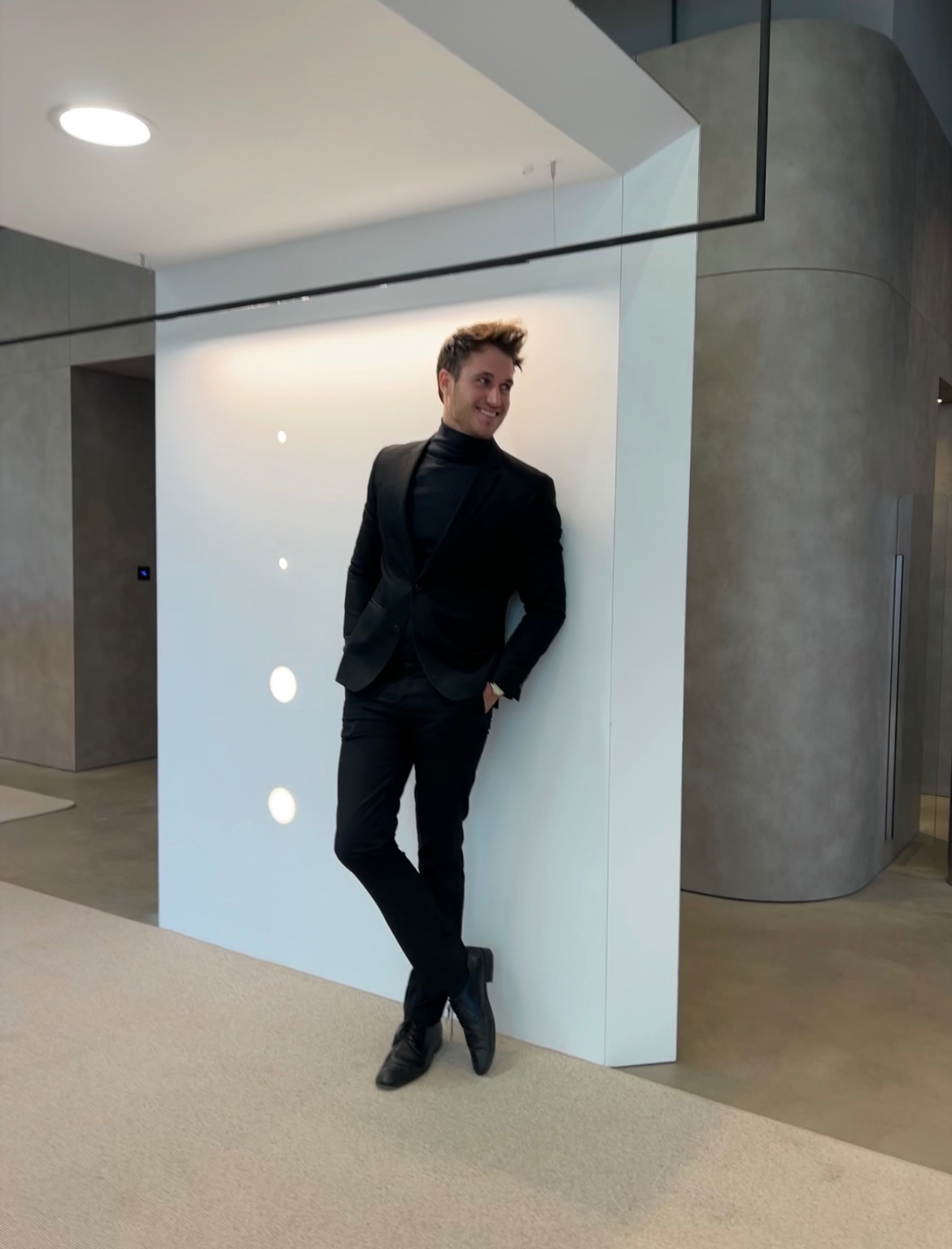 Mart&iacute; — Model & Host in Barcelona photo 4