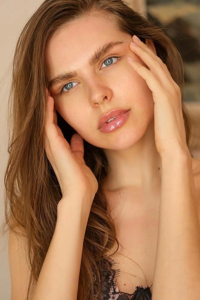 Yuliia — Model & Hostess in New York photo 13