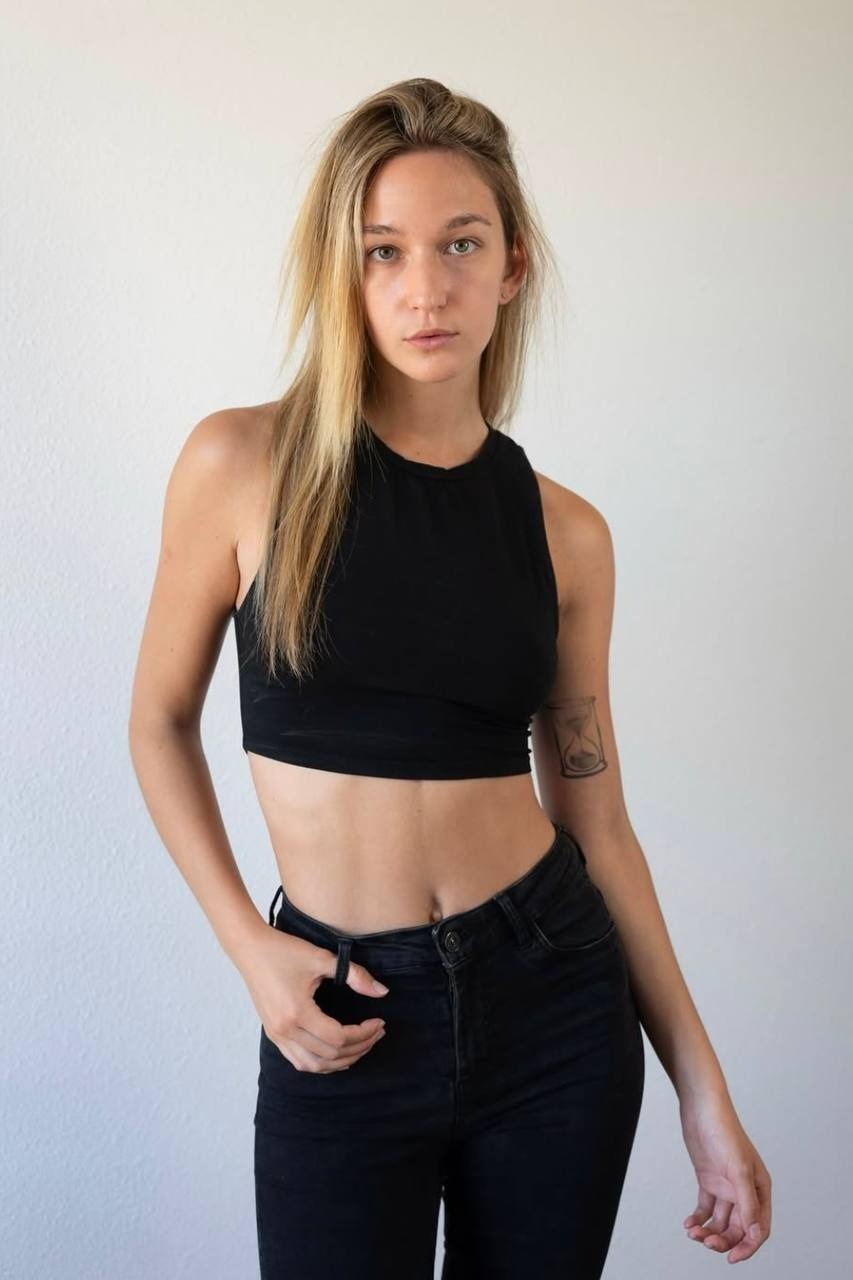 Mathilde — Model & Hostess in Toussieu photo 12
