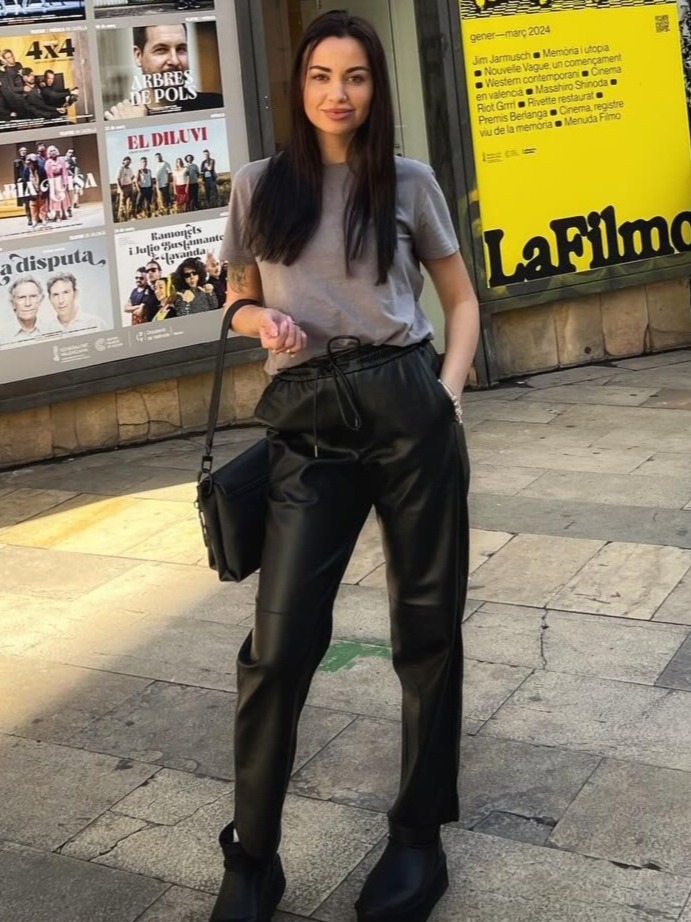 Victoria — Model & Hostess in Almorad&iacute; photo 5