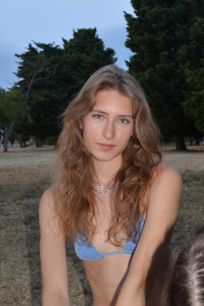 Zoja — Model & Hostess in Ljubljana photo 2
